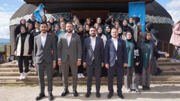 Başkan Çorumlu gençlerle buluştu