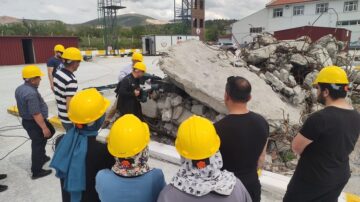 Belediye’den arama kurtarma destek ekibi