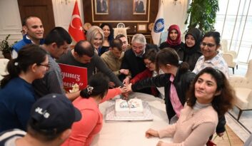 Başkan Aşgın’ı duygulandıran sürpriz