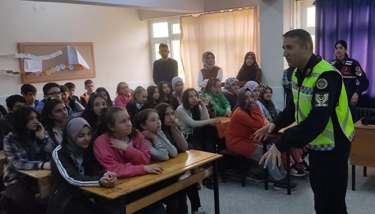 Trafik dedektifi eğitimleri sürüyor