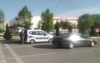 Otomobilin çarptığı kadın yaralandı