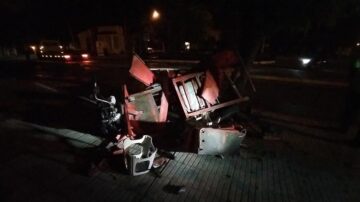 Baba ve kızına otomobil çarptı kaçtı!