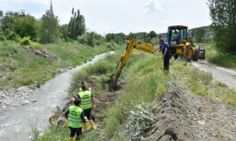 Sağanak yağış bentlere zarar verdi