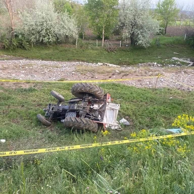 Çorum’da devrilen traktörün sürücüsü öldü