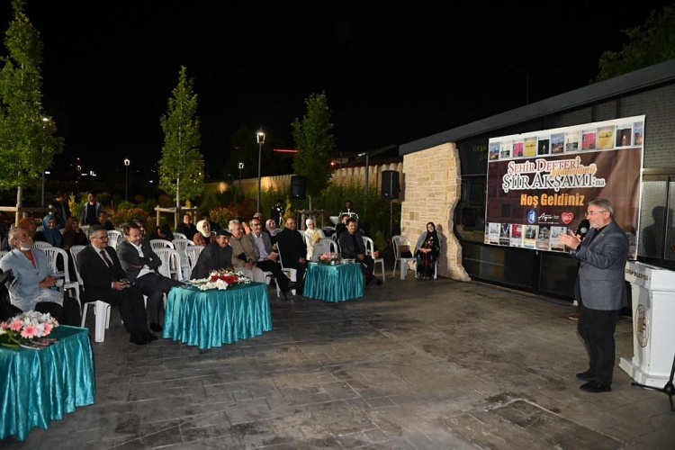 Çoruminia’da şiir dolu gece!
