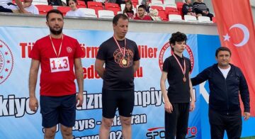 Uzun atlamada Türkiye ikincisi oldu