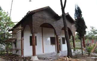 Tarihi türbede restorasyon başladı