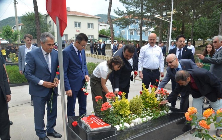 Şehit Aybüke öğretmen dualarla anıldı