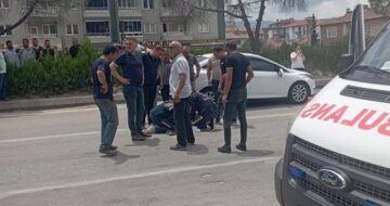 Karşıya geçerken otomobil çarptı