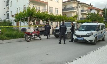Tartıştığı abisini silahla vurdu