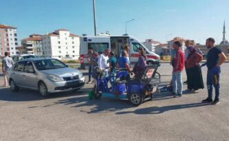 Otomobille elektrikli bisiklet çarpıştı!