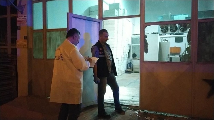 Pompalı tüfekle işyerini kurşunladılar!