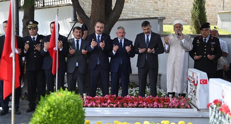 Çorum protokolünden şehitlik ziyareti