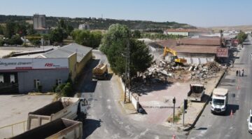 Kavşaktaki son engel ortadan kalktı