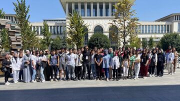 Belediye gençleri Teknofest’e götürüyor