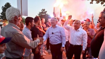 Başkan Aşgın’a işçilerden sevgi seli