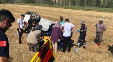 Takla atan otomobil tarlaya uçtu!