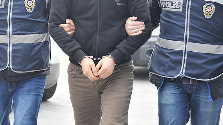 Kamuda iş vaadiyle dolandırdı tutuklandı!