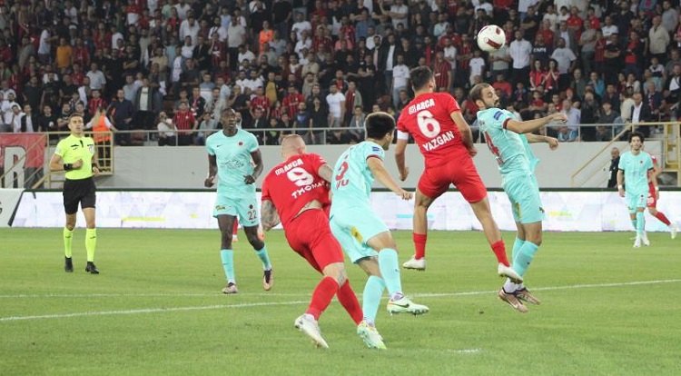 Çorum FK sahasında yenildi