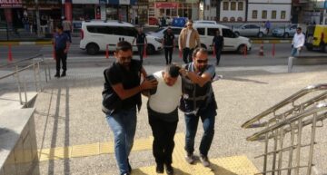 Eşini öldüren zanlı Adliye’de!