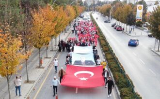 Ülkücüler Cumhuriyet yürüyüşü yaptılar