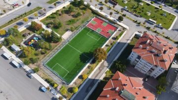 Belediye semt sahalarını yeniledi