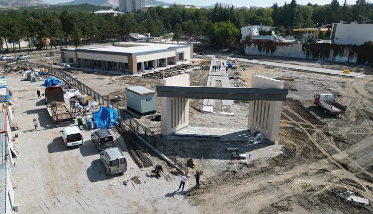 Yeni Millet Bahçesi şekilleniyor