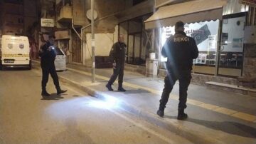 Çorum’da 2 iş yeri ve 1 otomobil kurşunlandı