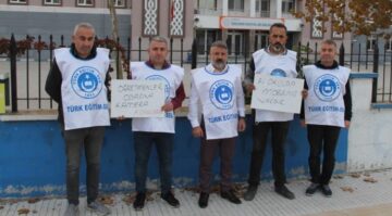 Öğretmenler odasındaki kameraya tepki!