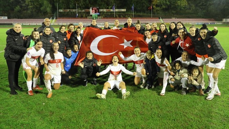 Milli takımdan Çorumlulara çağrı!