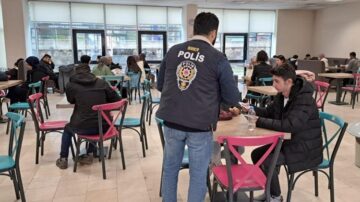 Polisten öğrencilere güvenlik eğitimi