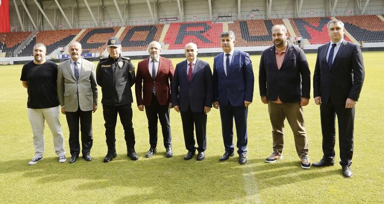 Vali’den Çorumlulara milli maç daveti