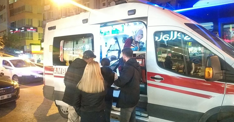 Kızlar arasında bıçaklı kavga!