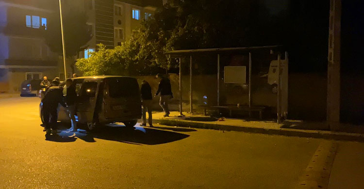 Durakta oturanlara ateş açıldı!