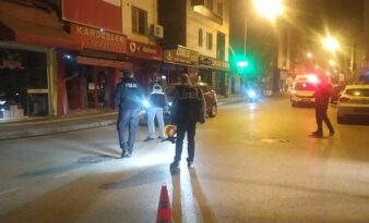 İşyerini kurşunlayıp hemen kaçtılar!
