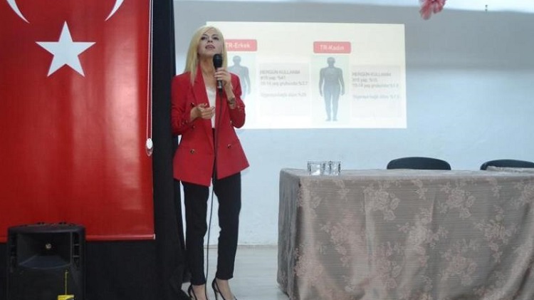 Sigaraya başlama yaşı korkuttu!