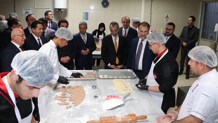 Bakan yardımcısı incelemelerde bulundu