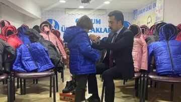 Ülkü Ocakları çocukları sevindirdi