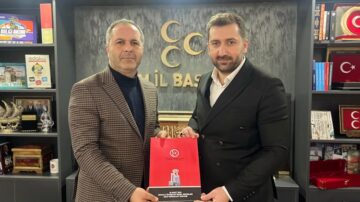 Eski başkanlar siyaset meydanında