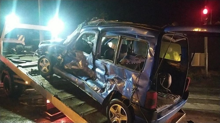 Otobüse çarptı sürücü ağır yaralandı!