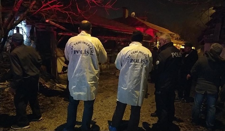 Yaşlı kadının evini kundakladılar