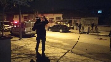 Tartışma esnasında silahla vurdu