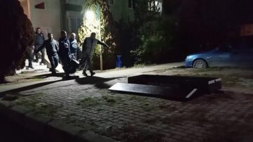 Arkadaşını bıçaklayarak öldürdü!