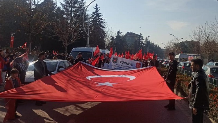 Şehitlere Saygı yürüyüşü düzenlendi