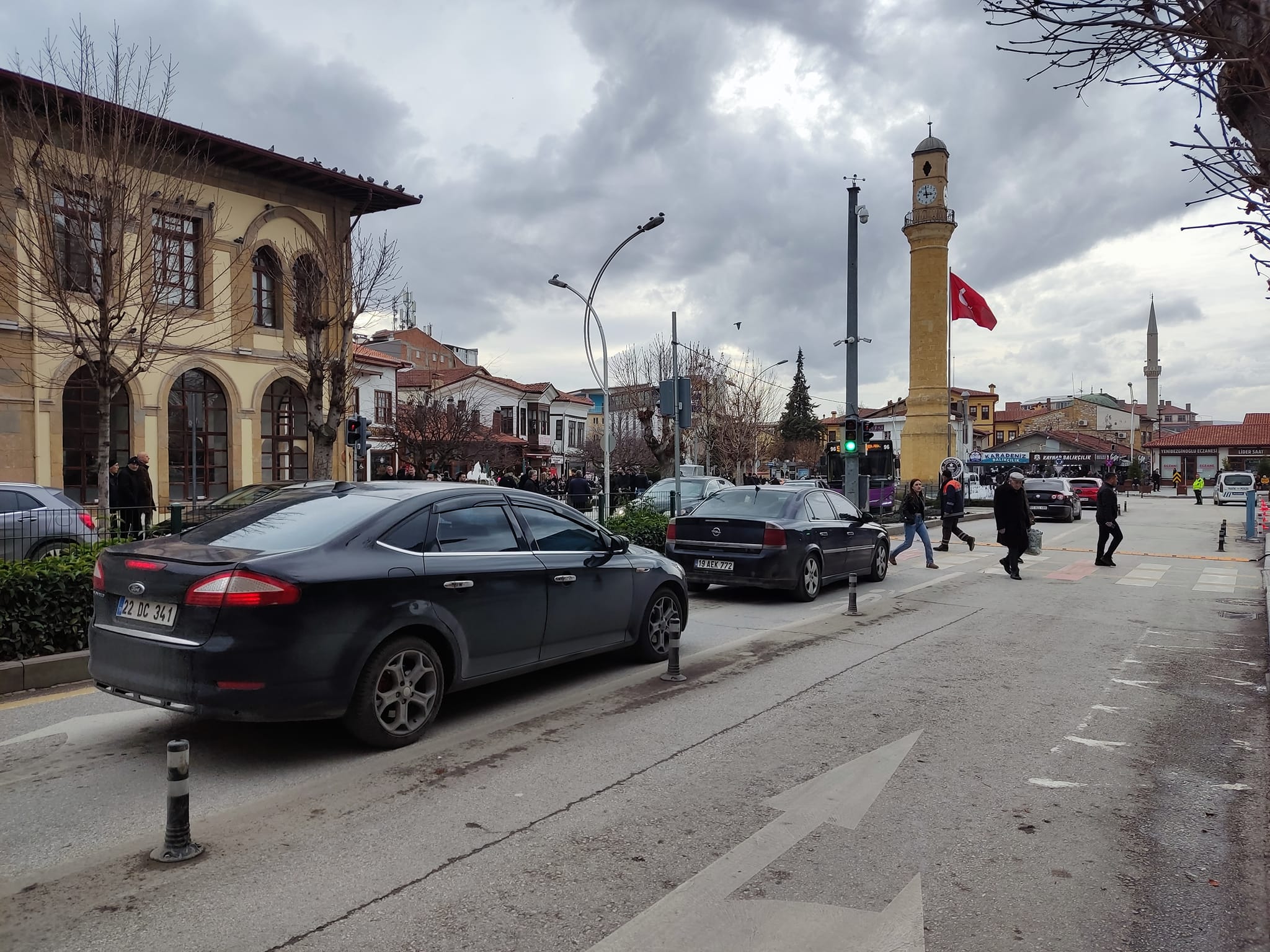 Trafik sorununu basitçe çözebiliriz!