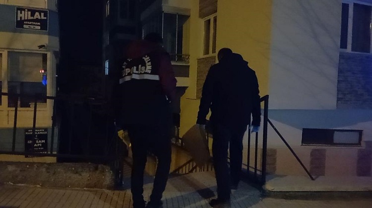 Kavgada abisini bıçakla yaraladı!