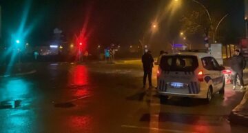 Halk otobüsü ile otomobil çarpıştı