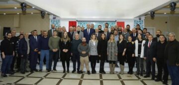 Vali gazeteciler ile bir araya geldi