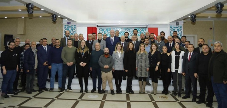 Vali gazeteciler ile bir araya geldi