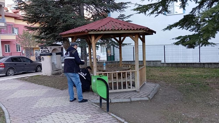 Çocuk parkında kavga kanlı bitti!